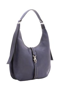 Hobo tas in donker marineblauw leer, met een gebogen silhouet, witte stiksels en zilverkleurige hardware met een sluitingdetail aan de voorkant.