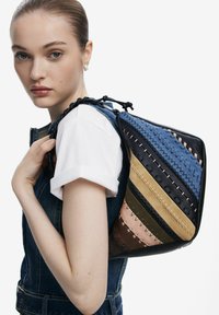 Desigual Handtas - brown