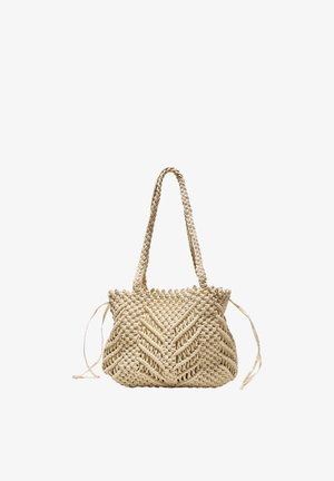 Borsa a tracolla in macramè beige con motivo a zigzag intrecciato e due manici lunghi, dotata di lacci laterali regolabili per la chiusura.