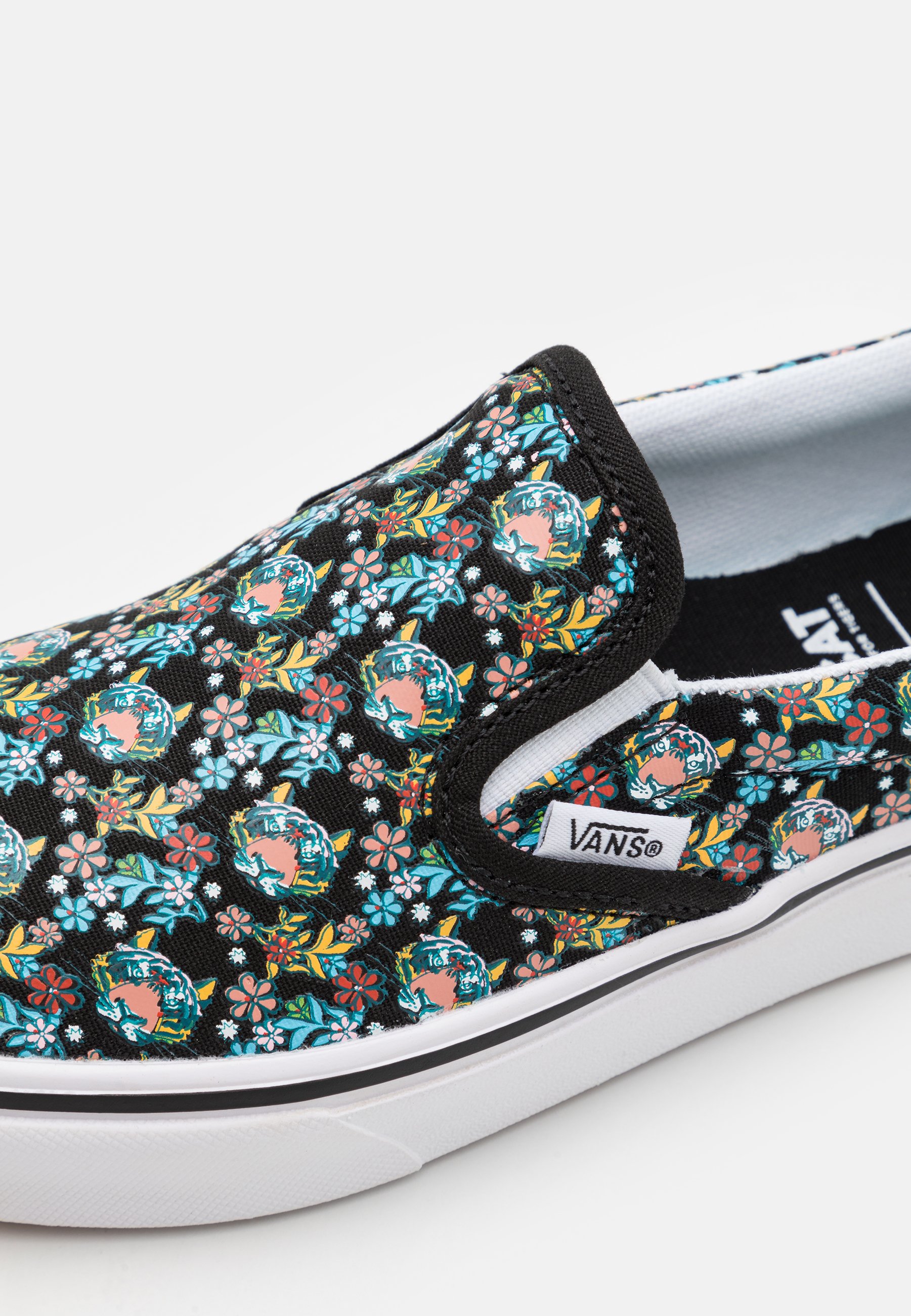 Vans JN COMFYCUSH SLIP-ON - Matalavartiset tennarit - black/musta - Zalando .fi