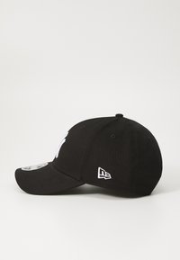 Thumbnail Image 3