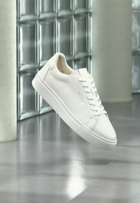 Δεν επιλέχθηκε, white