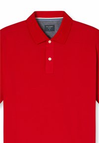 Polo shirt rosso in cotone con colletto classico, patta con tre bottoni e rivestimento interno a contrasto. Maniche corte e design semplice.