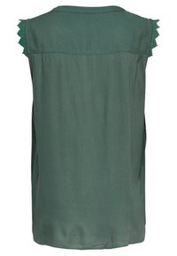 Dunkelgrüne ärmellose Bluse mit Spitzenverzierungen an den Schultern, glatter Textur und lockerer Passform. Der Saum endet unterhalb der Hüfte.