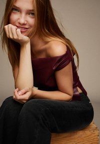Bershka EFFECT ASYMMETRIC - Blúz - bordeaux
