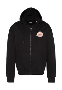 Sudadera negra con cremallera, hecha de mezcla de algodón, con bolsillo canguro, puños acanalados y un parche circular con logo en el pecho izquierdo.