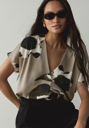 Next, REGULAR FIT - SHORT SLEEVE V-NECK BLOUSE  . - Blouse - brown floral print