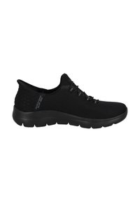 Schwarzer Sportschuh aus atmungsaktivem Mesh, mit einer strukturierten Oberseite, einer gepolsterten Sohle und dezenten grauen Akzenten an den Schnürsenkeln.