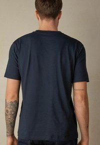 IUMAN Intimissimi Uomo Jednoduché tričko - midnight blue