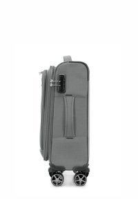 Grauer Reisekoffer mit strukturierter Oberfläche, seitlichem Griff, Zahlenschloss und vier schwarzen Rollen für Mobilität.