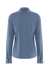 Blaues Langarmhemd aus glattem Stoff, mit klassischem Kragen und Knopfmanschetten, in einer taillierten, figurbetonten Silhouette.