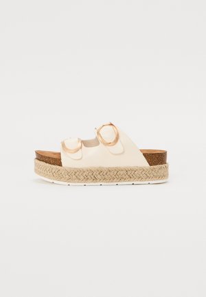 RAVILIA - Sandále na platforme - off white