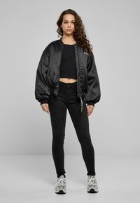 Karl Kani RETRO - Bomber tipa jaka - black