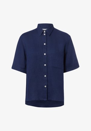 Granatowa koszula z krótkim rękawem na guziki, z ostrym kołnierzem i pojedynczą kieszenią na piersi, wykonana z lekkiego materiału.