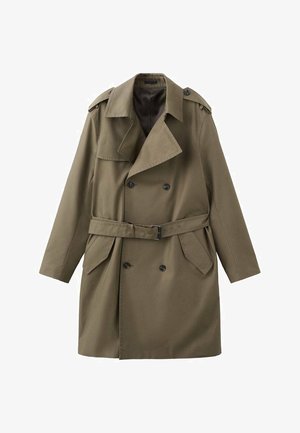 Olivgrüner Trenchcoat mit doppelt geknöpftem Verschluss, breiten Revers, tailliertem Gürtel und seitlichen Taschen. Hergestellt aus glattem, strapazierfähigem Stoff.