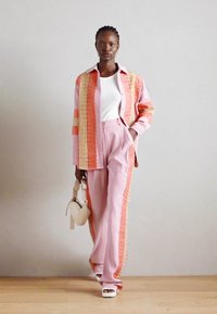 Heathe REMILEKUN TROUSERS - Nohavice - purple/multicolour