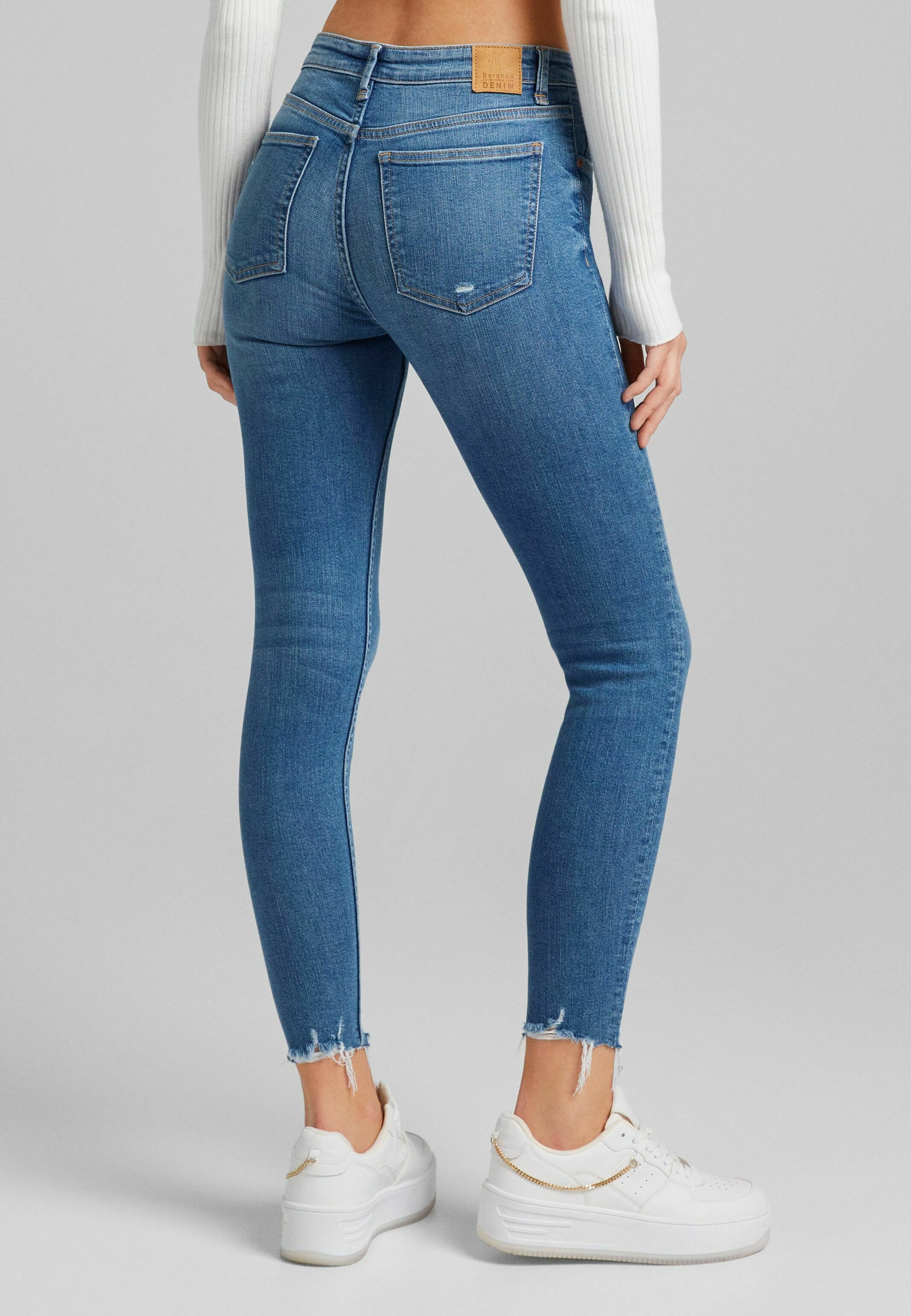 Bershka SKINNY-LOW WAIST JEANS - Jeans Skinny Fit - light-blue denim -  Zalando.de