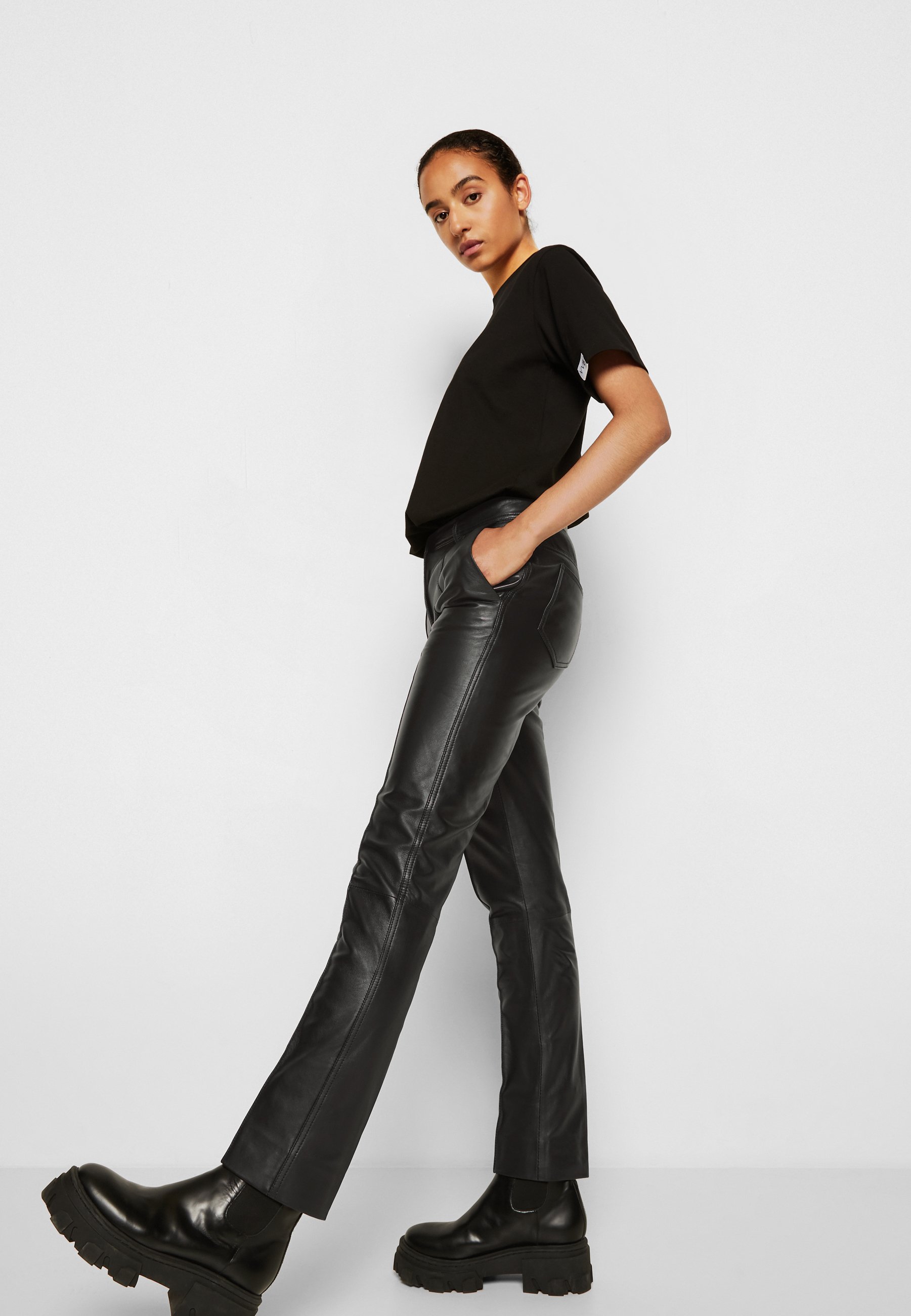 Victoria Victoria Beckham STRAIGHT LEG TROUSER - Leather trousers - black -  Zalando.co.uk