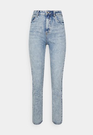 Jeans de lavagem azul claro de cintura alta feitos em denim, com corte reto, design de cinco bolsos e um desvanecimento sutil por todo o tecido.