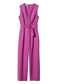 Combinaison fuchsia avec un col en V et des jambes larges, dotée d'une taille ceinturée et d'une texture lisse, sans motifs et au design minimaliste.