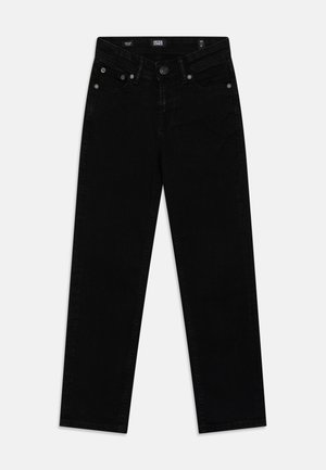 Zwarte denim jeans met een rechte snit, voorzien van vijf zakken, metalen hardware en een ritsgulp. De stof heeft een zachte, solide textuur.