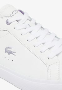 Lacoste POWERCOURT 224 - Zapatillas - wht/lt purp