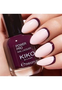 KIKO Milano POWER PRO NAIL LACQUER czerwony