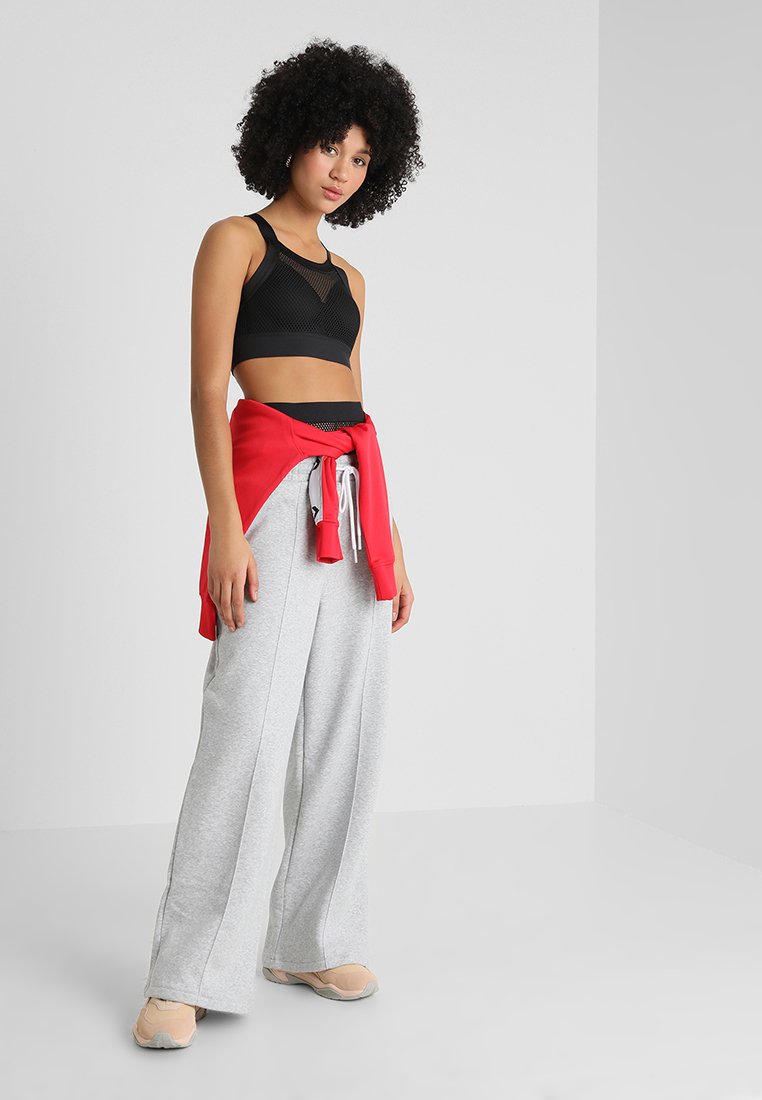 jogging puma selena gomez