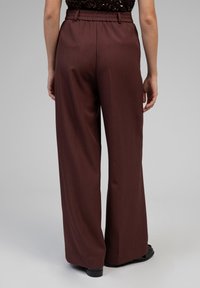AN'GE PERLINA - Pantalon classique - chocolat