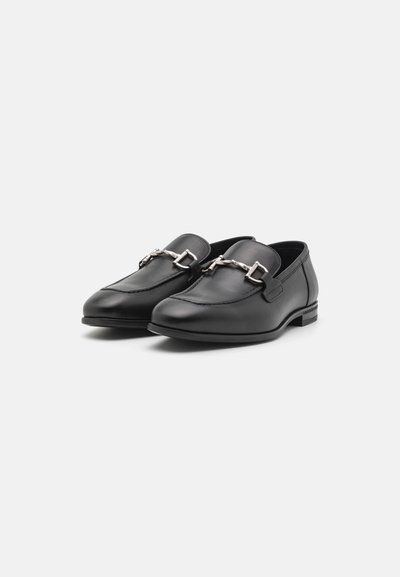 Stuart Weitzman SIMON TWISTBIT - Chaussons - black