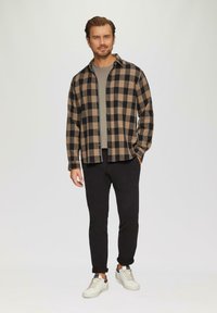 s.Oliver MIT PRINT - T-shirt print - hellbraun