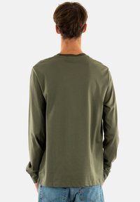 Fred Perry Longsleeve - vert