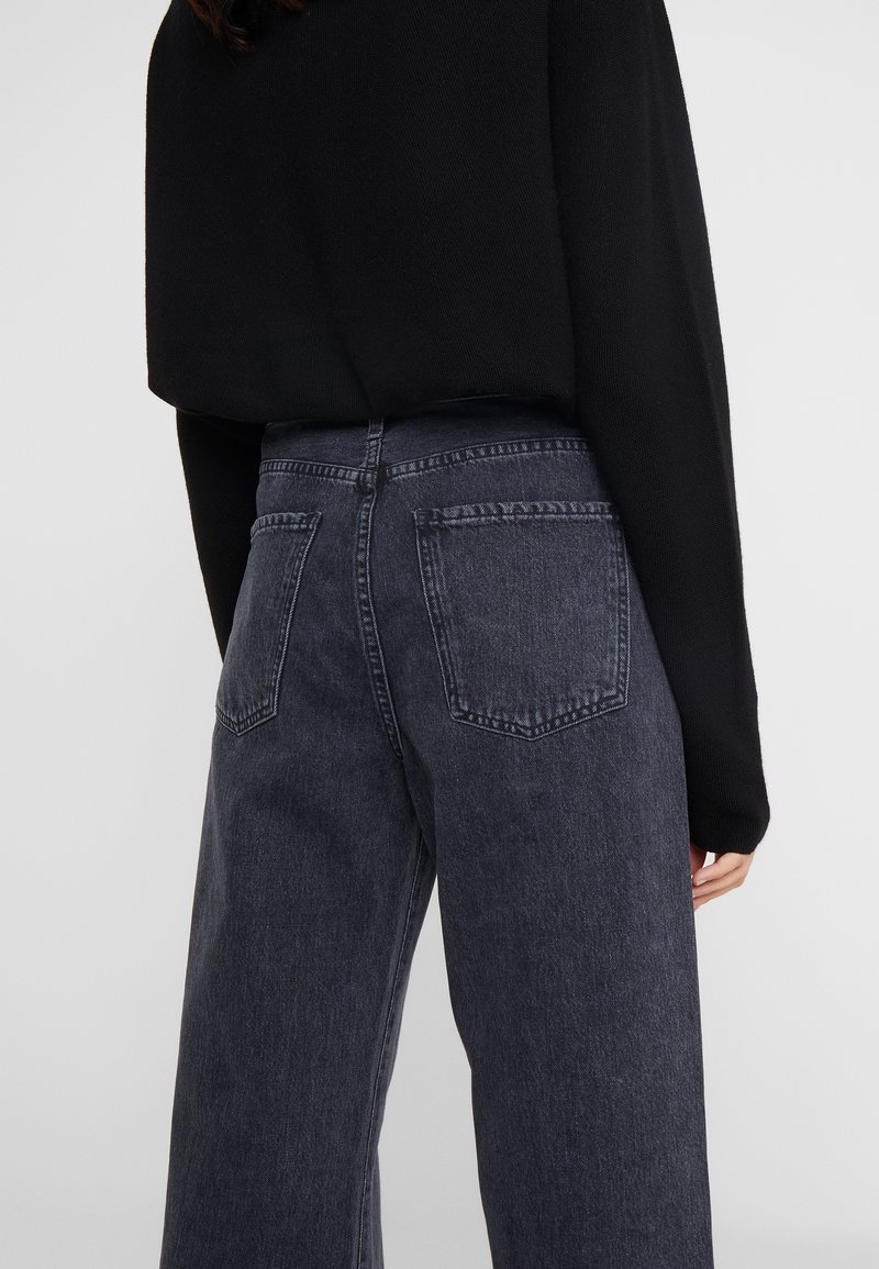 Citizens Of Humanity Annina Relaxed Fit Jeans Fade To Black Black Zalando Co Uk