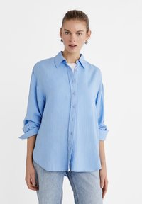 Stradivarius RUSTIKALES DAILY - Hemdbluse - light blue