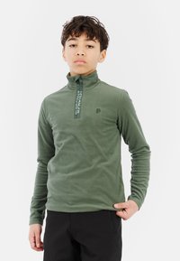 Pullover in pile verde con colletto alto, zip a quarti e dettaglio logo stampato. Tessuto liscio, maniche lunghe e design slim fit.
