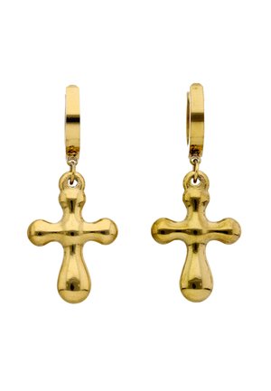 Gouden oorringen met gepolijste hangers in de vorm van een afgerond kruis die aan elke oorring hangen, afgebeeld tegen een witte achtergrond.