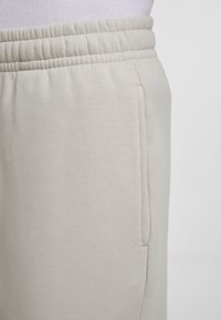 Nem kiválasztott, cloud