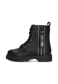 Bottines de combat en cuir noir à lacets avec fermeture éclair sur le côté et détail textuel blanc sur la bande indiquant "LAISSEZ SORTIR LE REBELLE."