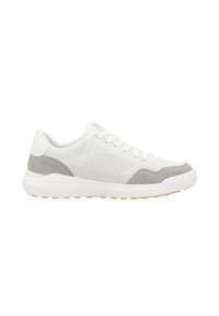 Białe sneakersy z siateczkową cholewką, szarymi zamszowymi akcentami i białą gumową podeszwą. Charakteryzują się płaskimi sznurowadłami i niskim profilem.