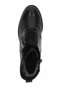 Botas de tobillo de cuero negro con cordones, cremalleras laterales, puntera redondeada y suela texturizada. El interior cuenta con un forro suave para mayor comodidad.
