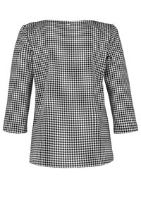 Zwart-wit houndstooth gepatterde top met driekwartmouwen, een brede halslijn en een gladde textuurafwerking.