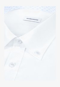 Non sélectionné, white