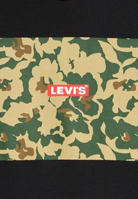 Levi's® RELAXED GRAPHIC CREWNECK SWEATSHIRT - Mikina - babytab camo floral crew caviar