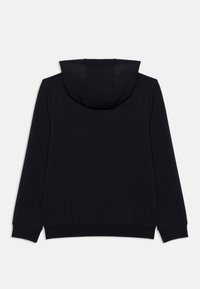 Felpa nera con cappuccio caratterizzata da un design semplice, tessuto morbido, maniche lunghe, cappuccio con cordino e polsini e orlo a coste.