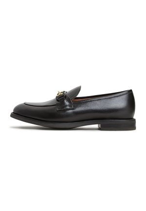 Schwarze LederSlipper mit runder Zehenform, dezentem Design und einer goldfarbenen Hardware-Akzent auf der Vorderseite. Flache Gummisohle.