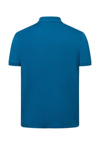 Kurzärmliges Polohemd in lebhaftem Blau mit einem flachen Strickkragen, subtiler Struktur und kontrastierenden Abschlüssen an Ärmeln und Kragen.