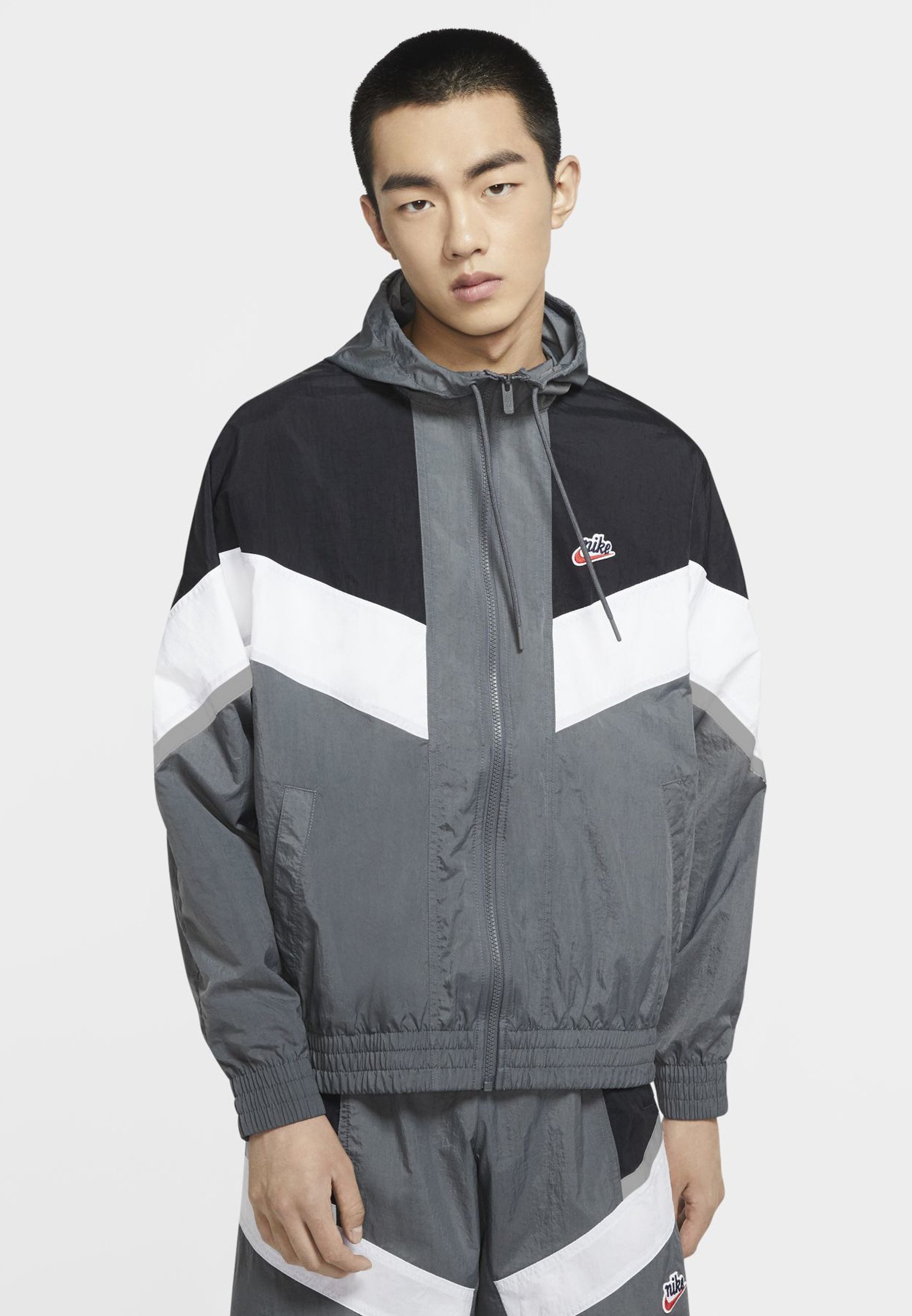 nike sportswear windbreaker