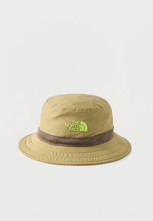 Chapeau bob beige avec bande en maille marron et logo The North Face vert citron à l'avant, présenté sur fond blanc.