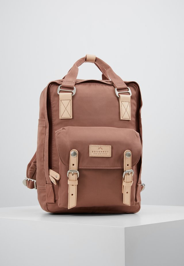 MACAROON - Rugzak - chestnut