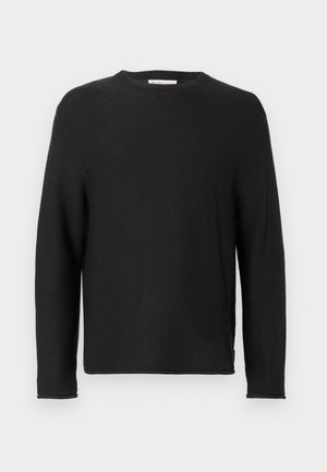 Mustmust kokkuvõttega must kootud sviiter, millel on ümardatud kaelus ja pikad varrukad. Omab soonikutega tekstuuri ja õmmeldud ääri, kaeluse juures on silt.